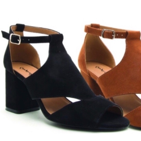 1 Left! QUPID black ankle strap chunky heel sandal - Picture 6 of 7